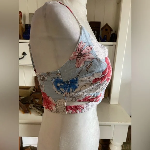 Lush - Picture 4 of 5